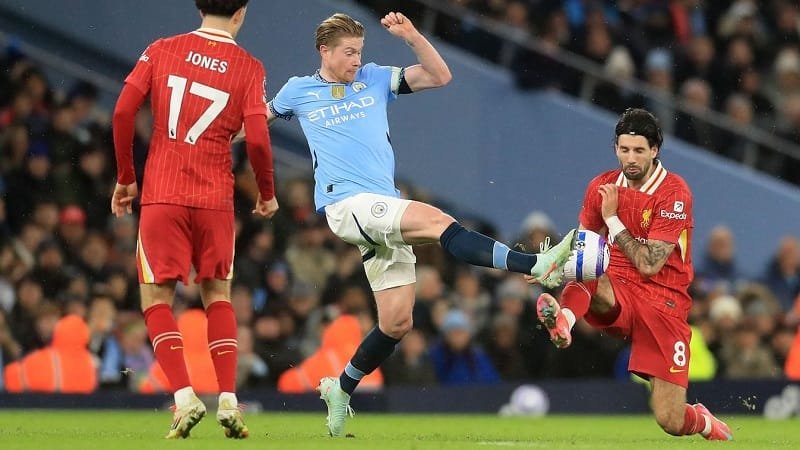 Dominik Szoboszlai thường xuyên xuất hiện ở điểm nóng